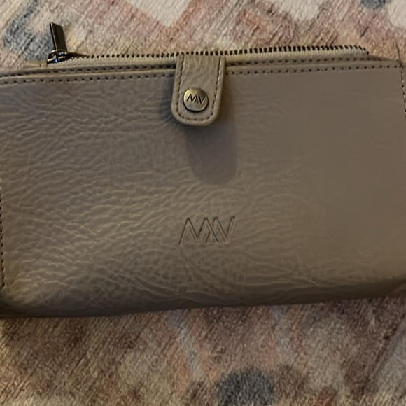 Matt nat wallet perfect condition. Grey. Gorgeous and lots of compartments! - Picture 5 of 5